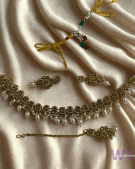 Antique Gold Pearl Drop Kundan Jewellery Set with Maang Tikka