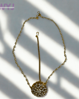 Elegant Round Pendant Maang Tikka with Pearl Chain – Traditional Bridal Hair Accessory