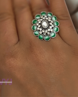 Emerald Glow Kundan-Inspired Statement Ring – Adjustable Silver Finish