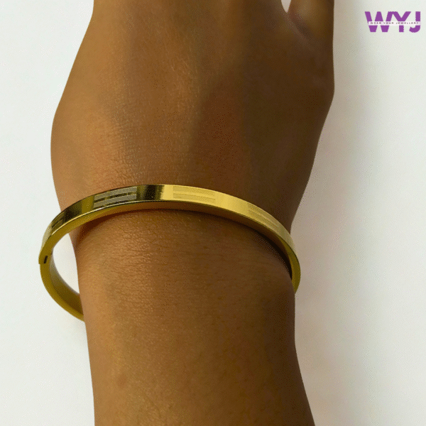 Minimalist Gold-Tone Geometric Kada – Sleek & Timeless