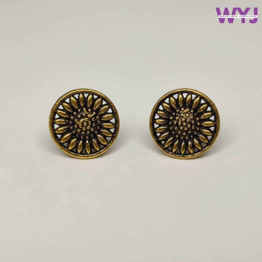 Vintage Sunflower Stud Earrings – Gold Round Floral Jewelry