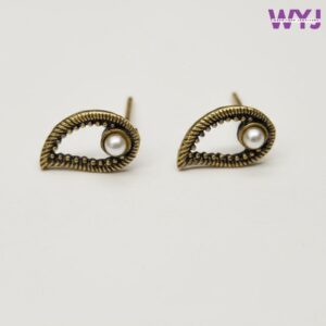 Teardrop Pearl Stud Earrings – Vintage Gold Women’s Jewelry