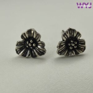 Oxidized Silver Flower Stud Earrings – Vintage Women’s Jewelry